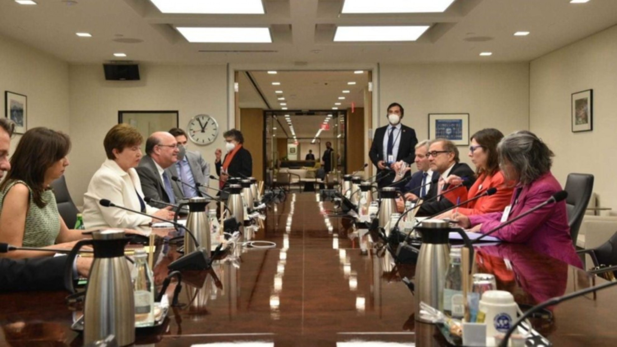 El FMI mantiene las proyecciones de crecimiento de Argentina en 4% y reduce las mundiales